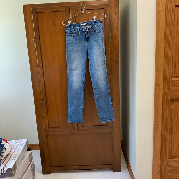 Levi's Denim - Levi’s 712 slim jeans red tag mid rise 28 inseam size 26
